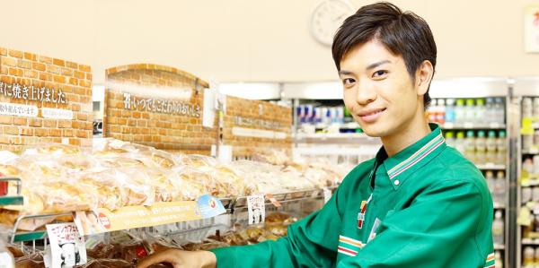 セブンイレブン 西原我謝店・与那原町与那原店の写真